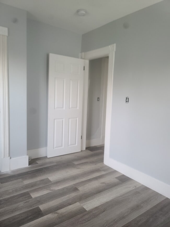 Foto del edificio - 143 Mansfield St