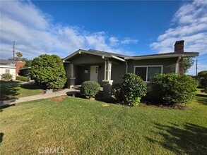 Building Photo - 9556 E Live Oak Ave