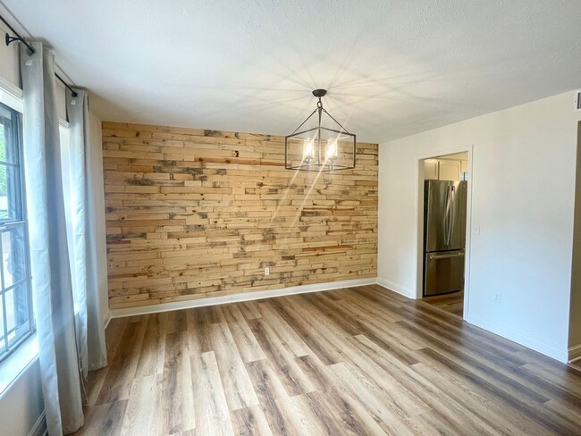 Building Photo - Beautiful 3 bed, 2.5 bath home for rent in the heart of Madison!