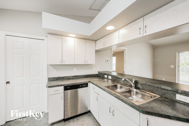Foto del edificio - 5411 Chard Terrace