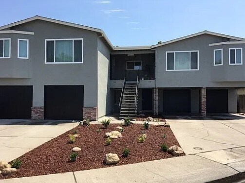 Front - 1352 McNary Cir