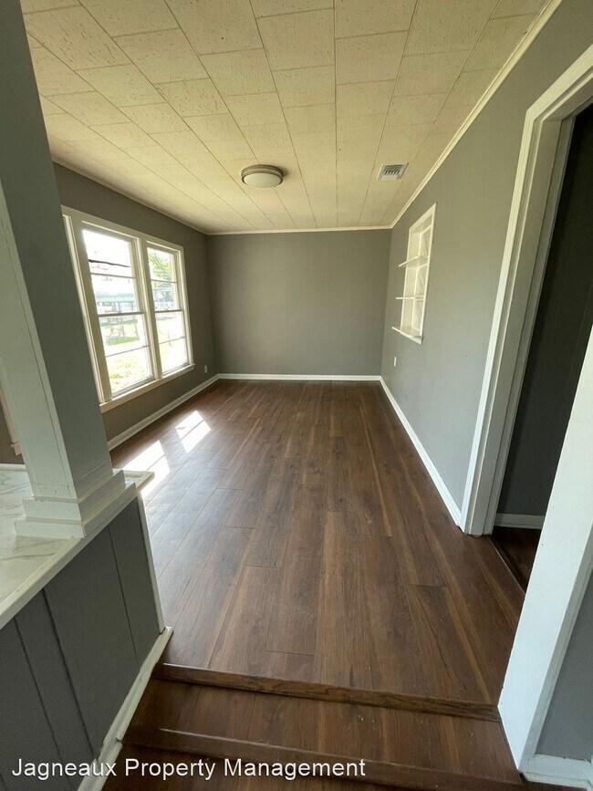 Building Photo - 3 br, 2 bath House - 611 W School St