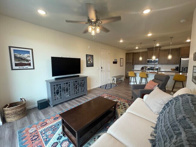 Foto del edificio - 3825 Presidio Point