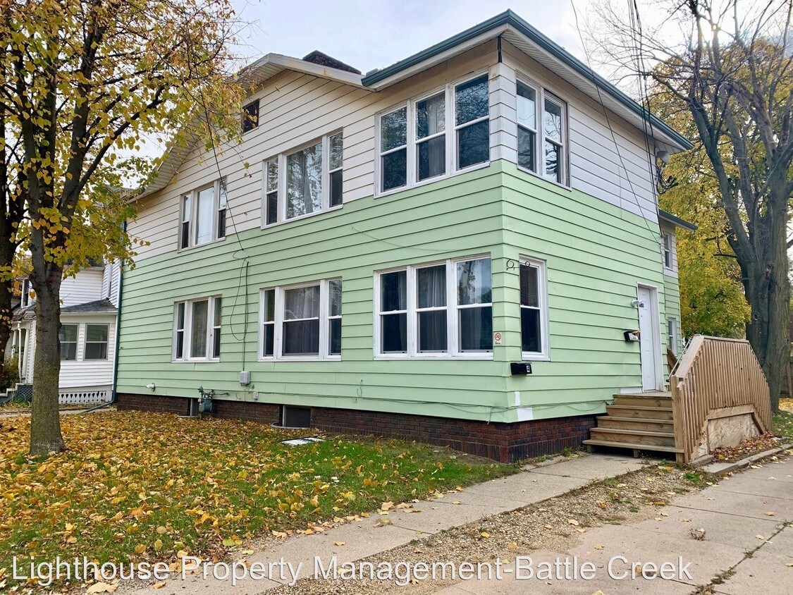 456 Capital Ave NE, Battle Creek, MI 49017 Room for Rent in Battle