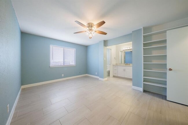 Foto del edificio - 808 Primrose Ln