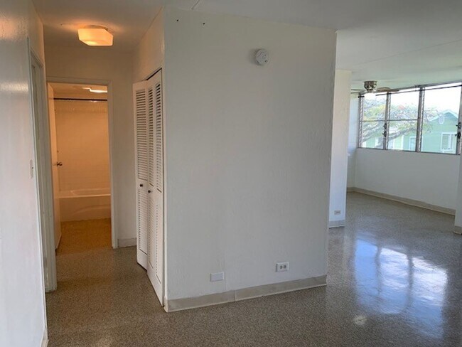 Foto del edificio - Hokuahi Apts - 2 Bedroom 1 Bath Unit w/ 1 ...