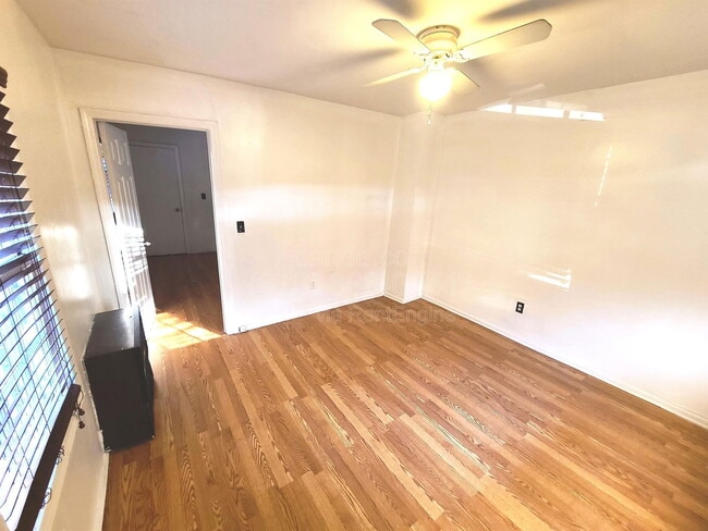 Building Photo - 70A Chester Avenue Southeast