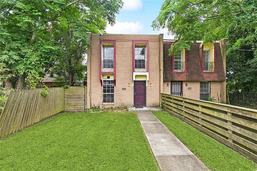 Primary Photo - 2450 Copernicus St