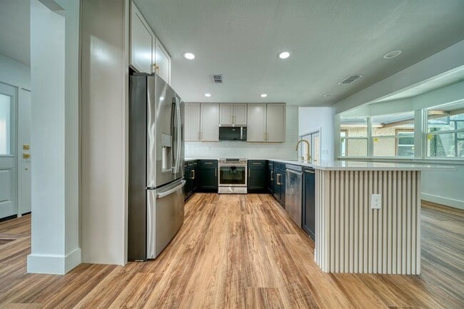 Building Photo - 1542 Sugarwood Cir