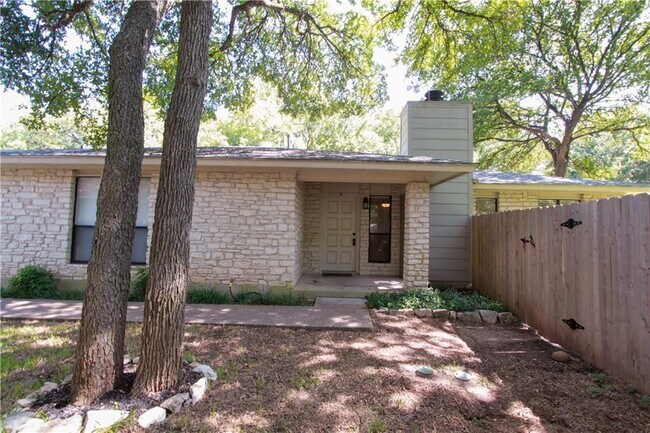 Building Photo - 6505 Columbia Oaks Ct