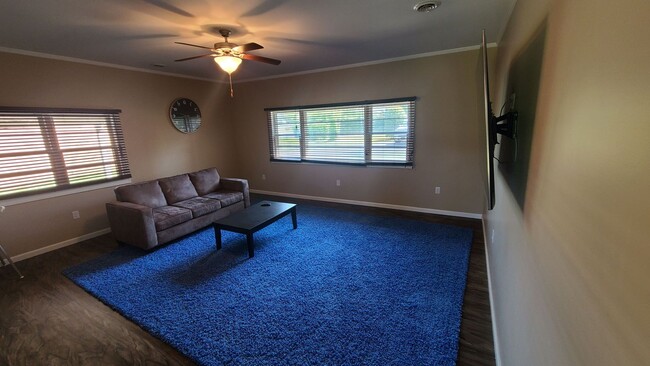 Foto del edificio - Kennedy Drive Retreat - 4 bedrm with bonus...