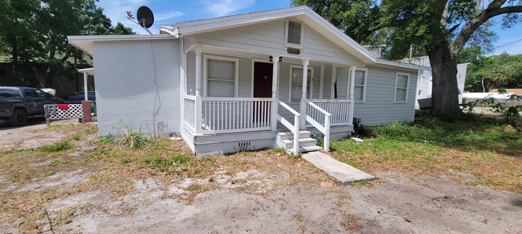 Primary Photo - 4204 N Manhattan Ave