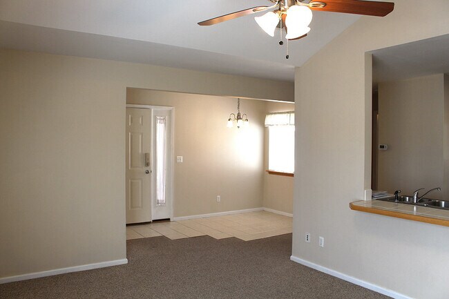 Building Photo - 1020 Rolland Moore Dr