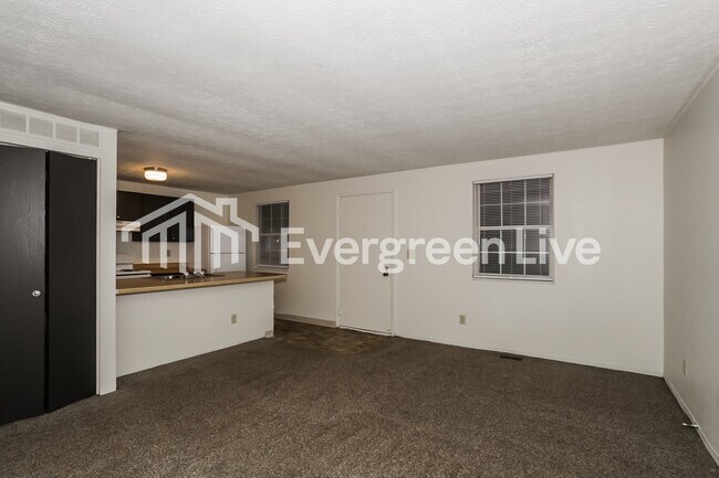 Building Photo - 7665 Pomeranian Dr