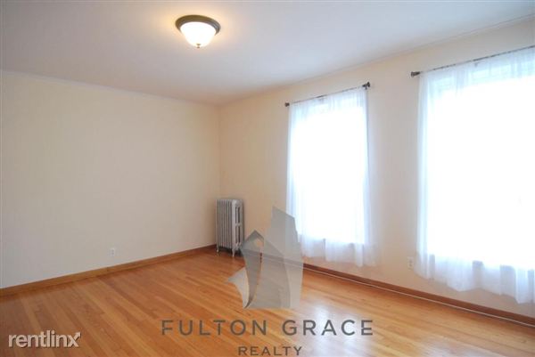 Building Photo - 523 W Melrose St