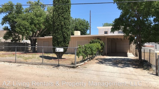 Building Photo - 4 br, 2 bath House - 0445 E. Simon Avenue