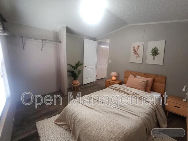 Foto del edificio - 3510 Bluegrass Park Dr