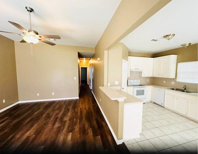 Building Photo - 9518 Ashville Dr