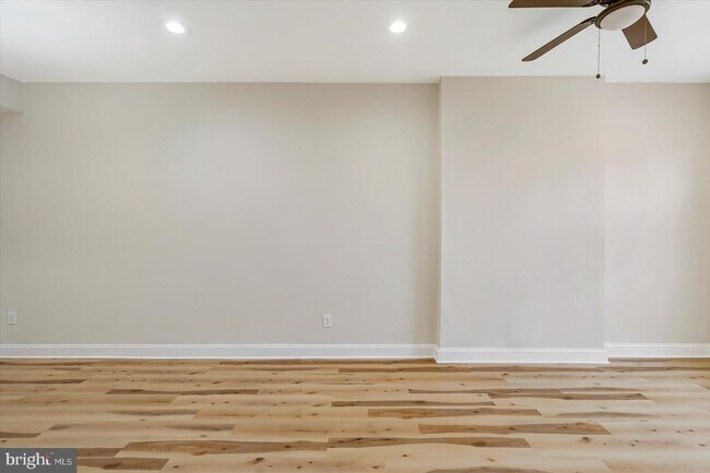 Building Photo - 705 N Milton Ave