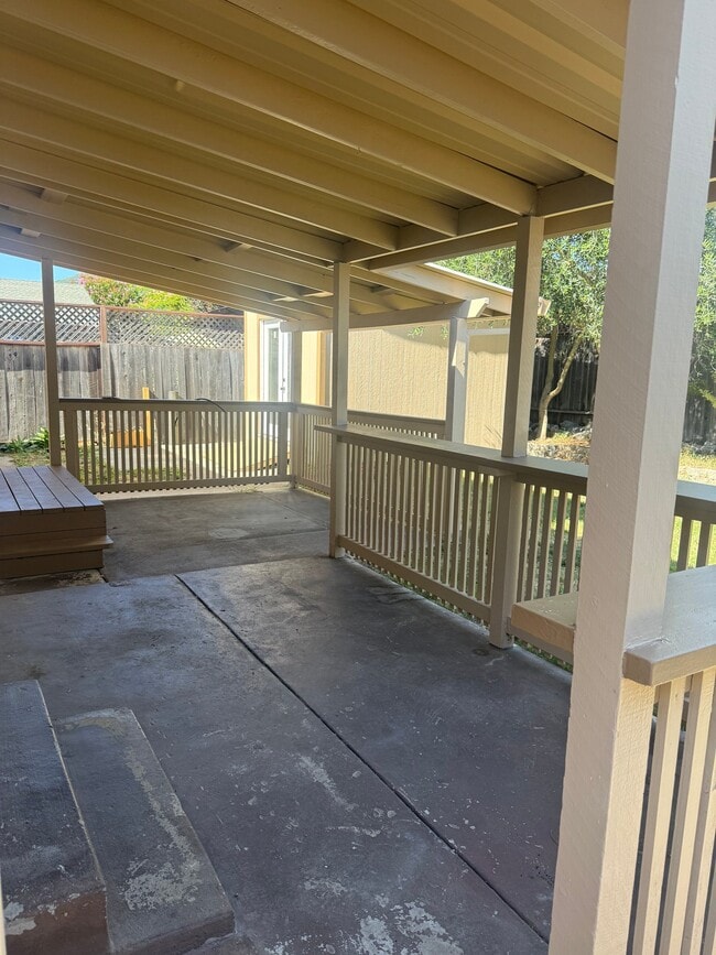 Foto del edificio - 1315 Gillpepper Ln