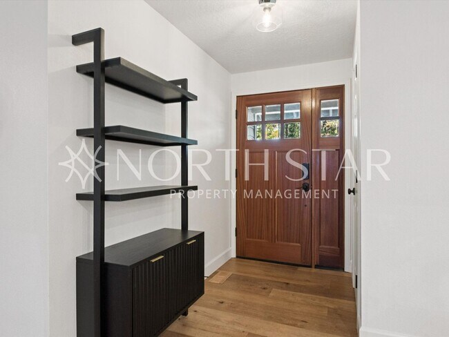 Building Photo - Stylishly Updated Ranch in Bryant Woods