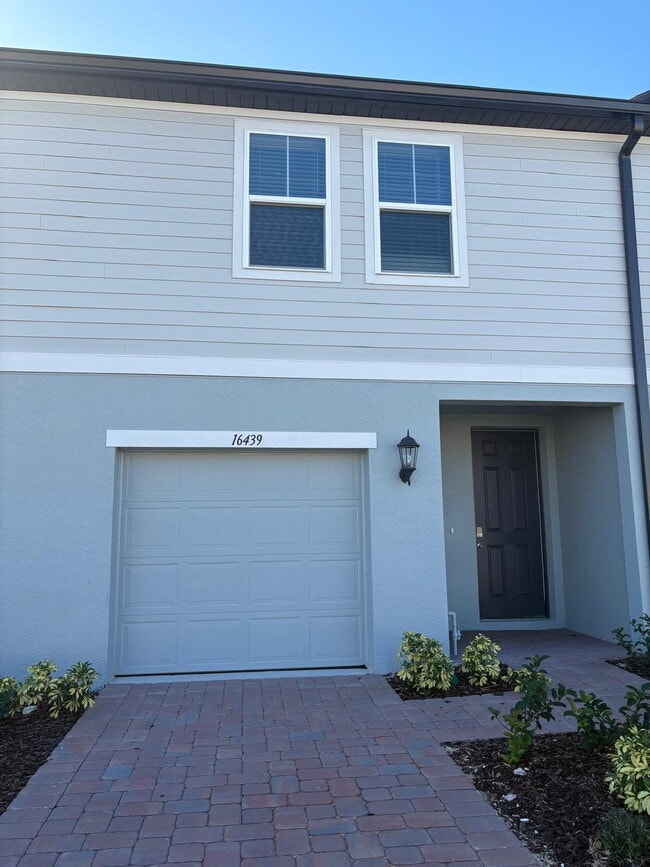Charming 3-Bedroom Townhome with Private Yard in Clermont - Charming 3-Bedroom Townhome with Private Yard in Clermont