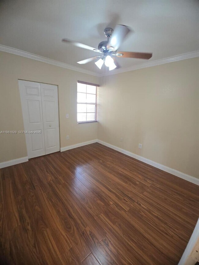 Foto del edificio - 2536 Centergate Dr