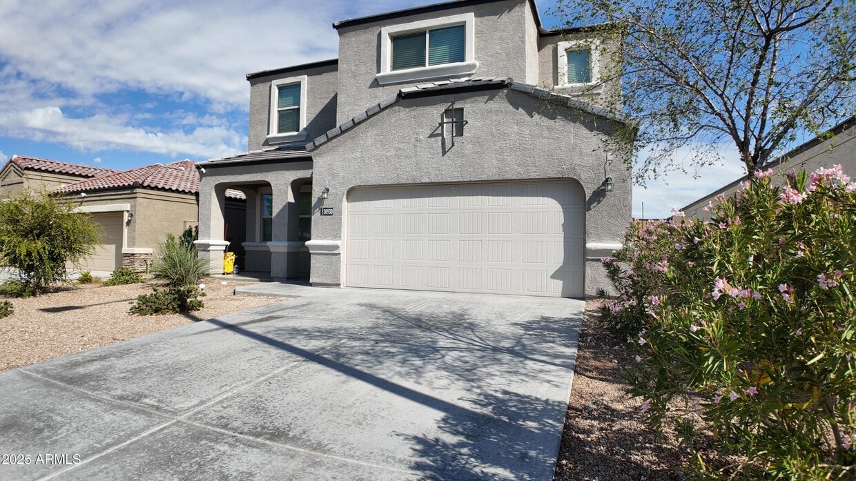 Building Photo - 30930 W Weldon Ave