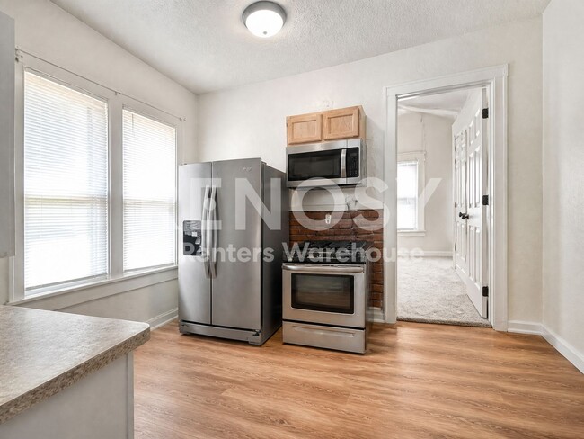 Building Photo - 3015 N Girard Ave
