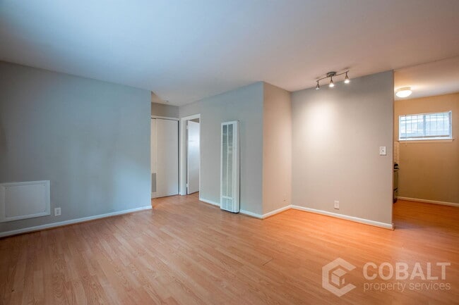 Photo - 905 Greenwood Ave NE Apartment