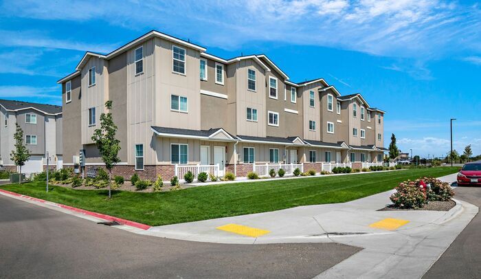 3887 W Fresh Powder Ln, Meridian, ID 83642 - Townhome Rentals in ...
