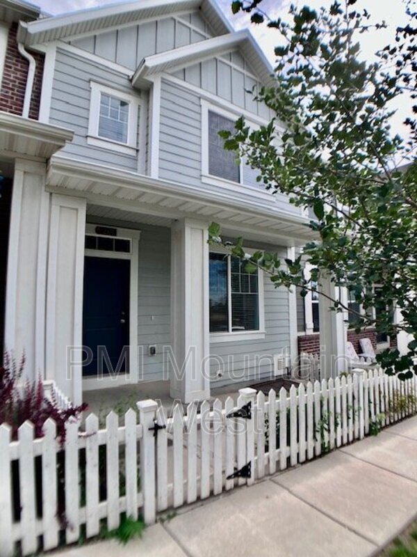 Foto del edificio - 269 E Ellen Ln