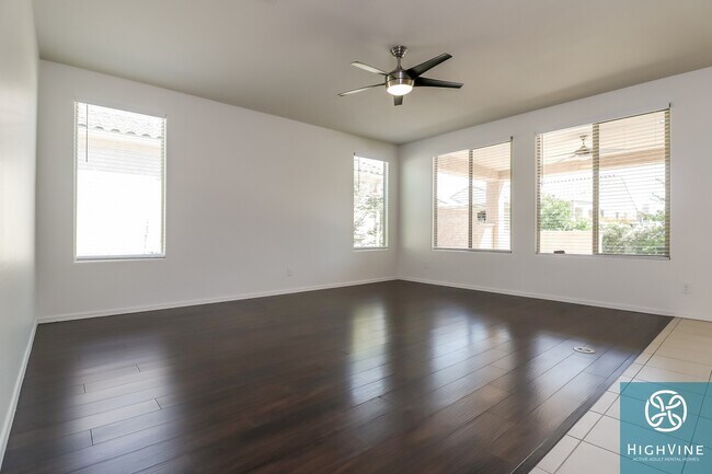 Building Photo - 26863 W Sierra Pinta Dr