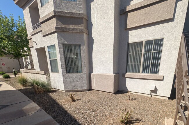 Foto del edificio - 2 Bedroom Condo Unit in the Solana Condominium Homes Community Near E Baseline Rd and Higley Rd!