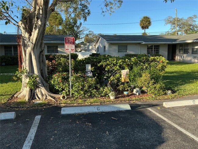 Foto del edificio - 1433 SW 24th Ct