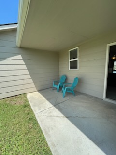 Building Photo - Beautiful 3-Bedroom Duplex with 2 Full Bat...