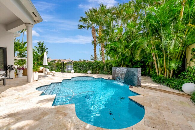 Building Photo - 17921 Villa Club Way
