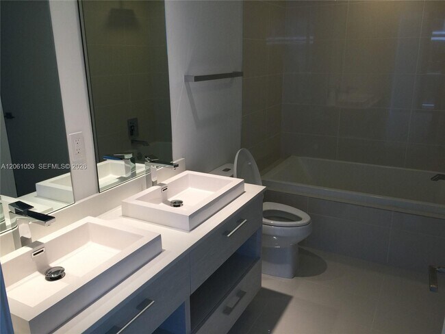 Foto del edificio - 45 SW 9th St