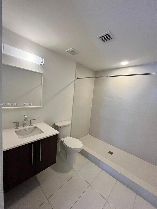 Foto del edificio - 7825 NW 107th Ave