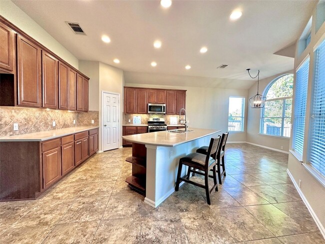 Building Photo - 136 Mountain Laurel Way