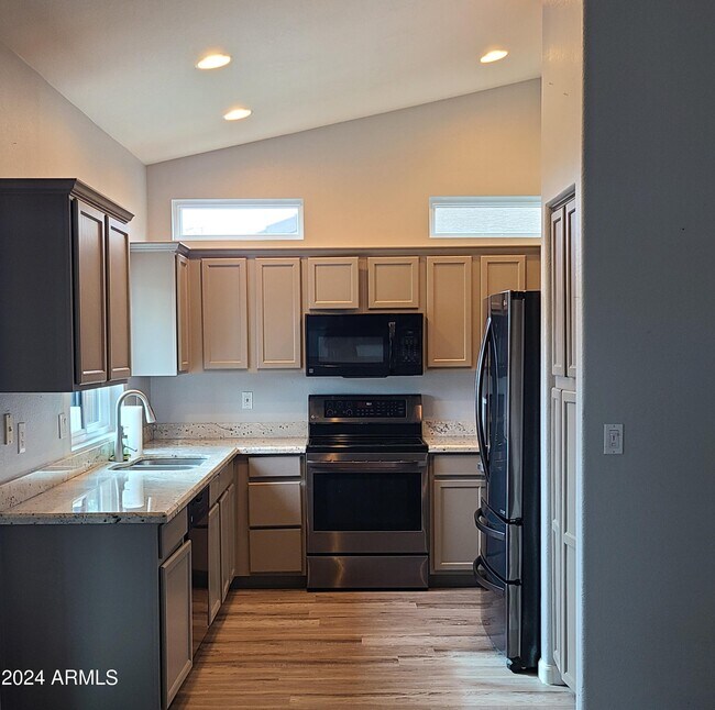 Foto del edificio - 17407 N Larkspur Ln