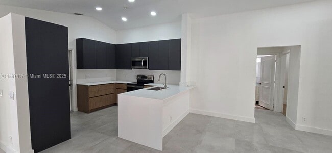 Building Photo - 591 Talavera Rd