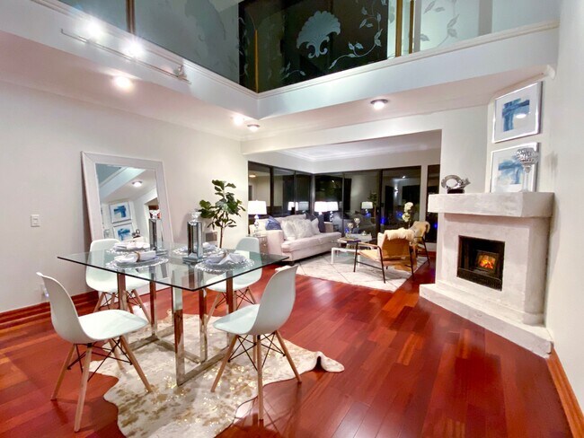 SPACIOUS LIVING ROOM WTH DINING ROOM AREA - 833 Ocean Ave