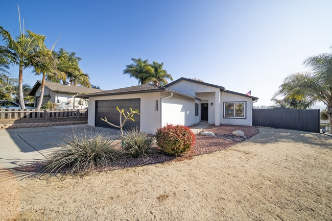 Building Photo - 1005 Hazen Dr
