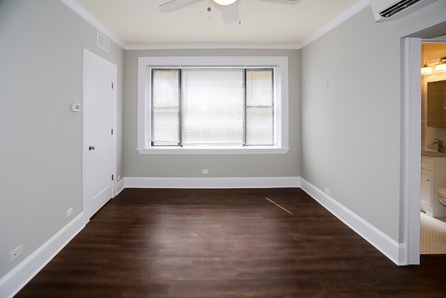 Building Photo - 817 W Lakeside Pl