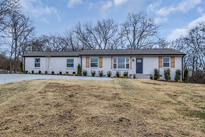 Beautiful Remodeled Ranch House in Madison - Beautiful Remodeled Ranch House in Madison