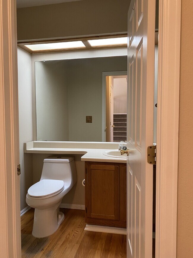 Foto del edificio - *AVAILABLE NOW* + Move In Special* Highlan...