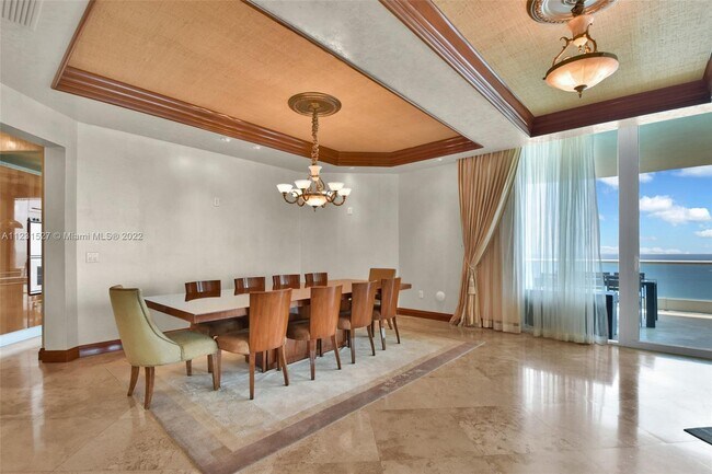Foto del edificio - 16051 Collins Ave
