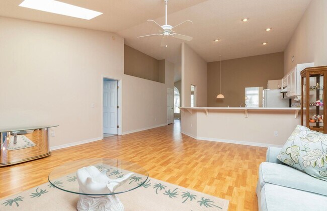 Foto del edificio - 3 Bedroom available in Daytona Beach