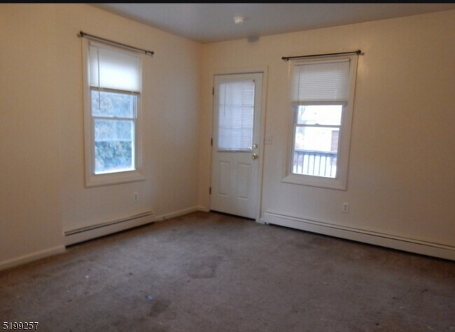 Building Photo - 134 Main St